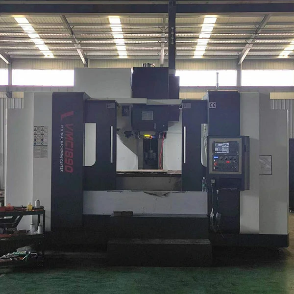 large-vertical-machining-center-factory-view Large vertical machining center in factory workshop for machining large components and molds