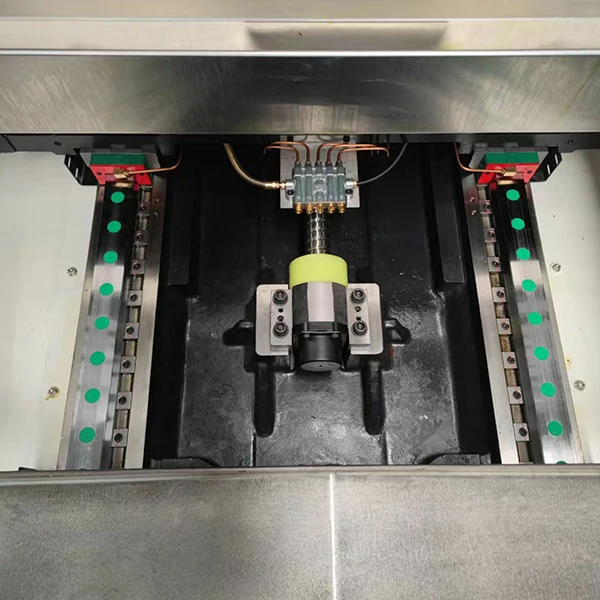 roller-linear-guideway-cnc-machining-center Roller linear guideway system providing high rigidity and accuracy for CNC machining center
